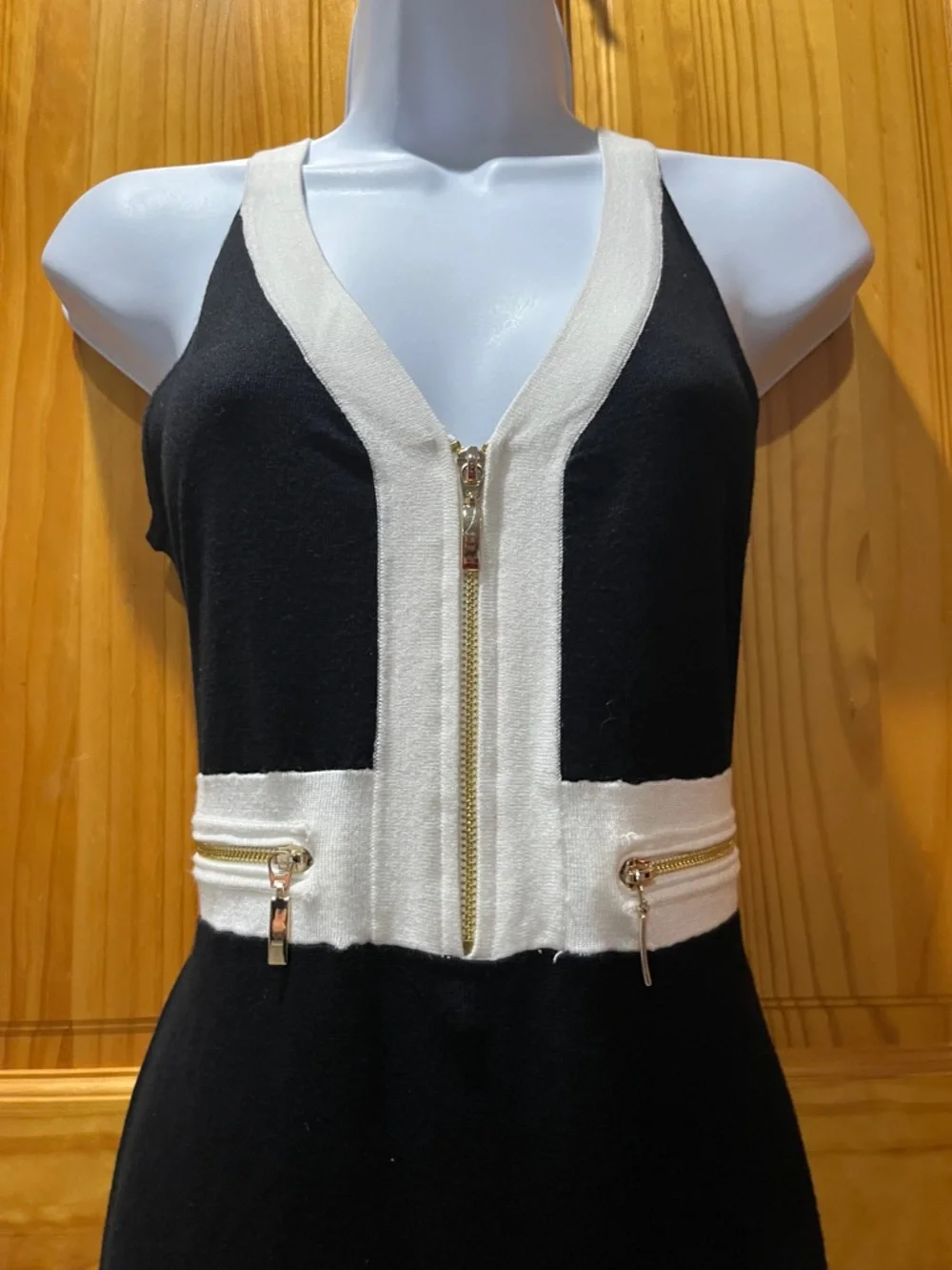 Venus Black and White Long Asymmetrical Top with pretty Zipper detailing - Picture 5 of 7
